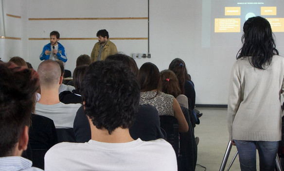 Bruno Fauceglia y Alejandro Carillo Penovi exponiendo sus experiencias personales Bruno Fauceglia y Alejandro Carillo Penovi exponiendo sus experiencias personales